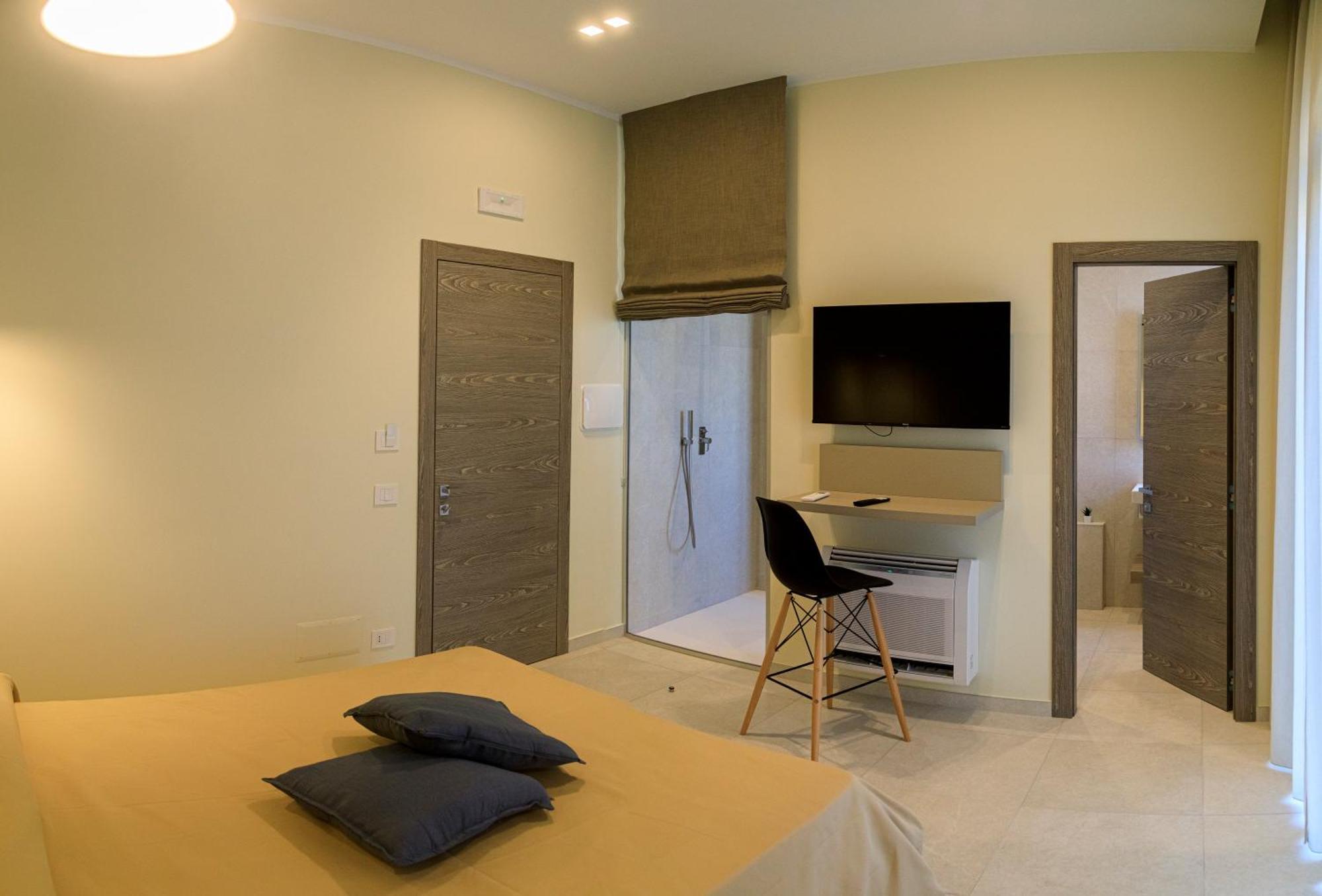 Domus Vivian Hotell Montecorvino Pugliano Exteriör bild